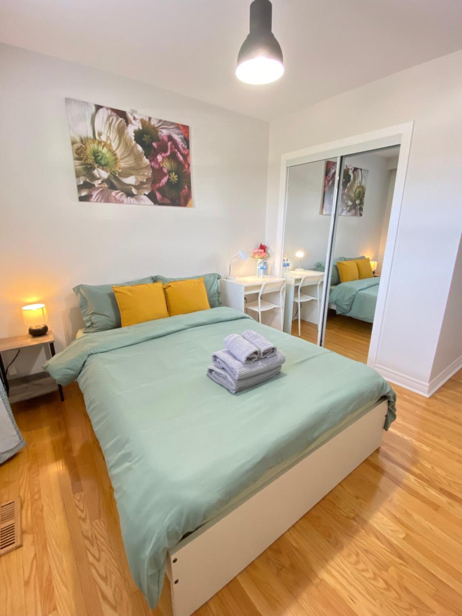 Sunny House - Main Floor, Free Parking, In Toronto Hotel Екстериор снимка