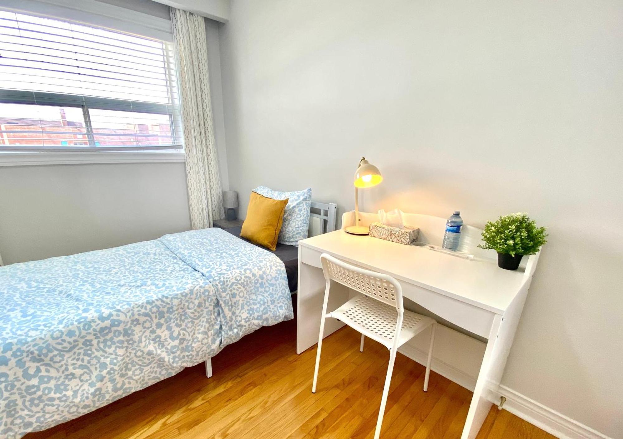 Sunny House - Main Floor, Free Parking, In Toronto Hotel Екстериор снимка